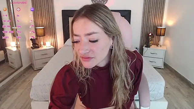 Snapshot of zoe_jones13 chatting on March 13, 2025, 6:37 am zoe jones13 online show from March 13, 2025, 6:37 am