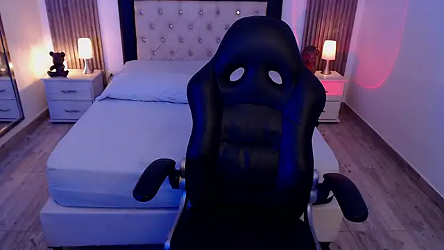 Snapshot of zoe_jones13 chatting on September 30, 2025, 3:23 am zoe jones13 online show from September 30, 2025, 3:23 am