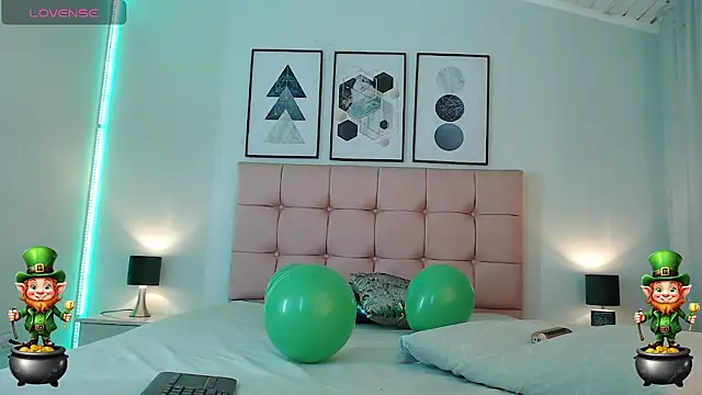 Snapshot of zoe_jones13 chatting on March 18, 2025, 10:07 am zoe jones13 online show from March 18, 2025, 10:07 am