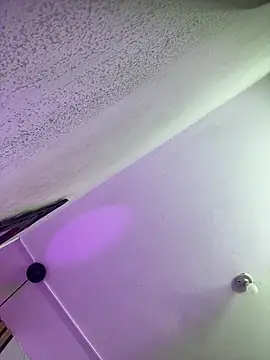 Mia ross16 online show from December 16, 2025, 2:43 pm