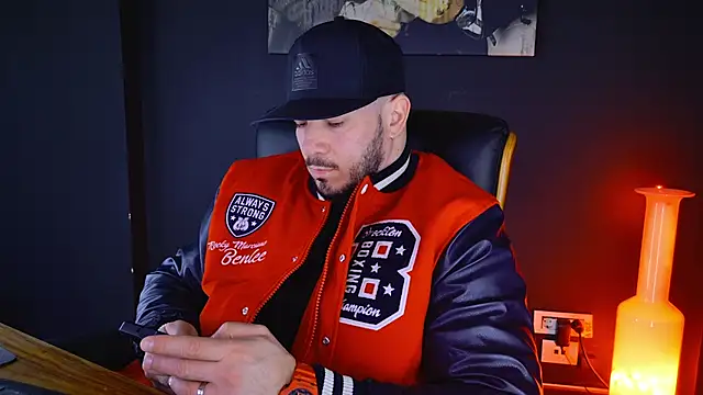 AngeloEric online show from February 4, 2025, 8:24 am