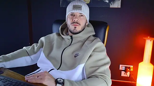 AngeloEric online show from January 29, 2025, 4:58 am