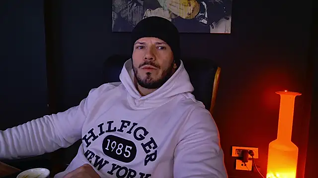 AngeloEric online show from February 6, 2025, 9:11 am