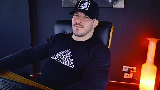 AngeloEric online show from February 11, 2025, 9:52 am