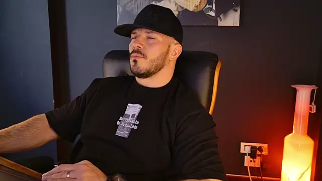 AngeloEric online show from March 26, 2026, 10:57 am