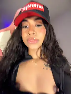 bella  honey online show from June 6, 2026, 2:39 am