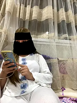 Snapshot of jijijoudia chatting on December 4, 2025, 12:20 am jijijoudia online show from December 4, 2025, 12:20 am