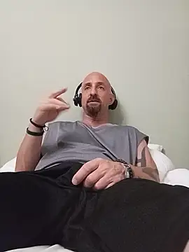 Snapshot of armdy371 chatting on July 13, 2026, 3:28 am armdy371 online show from July 13, 2026, 3:28 am