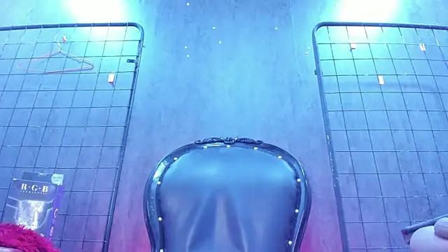 Snapshot of Carolina_Arias chatting on December 19, 2025, 8:44 pm Carolina Arias online show from December 19, 2025, 8:44 pm