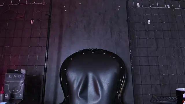 Snapshot of Carolina_Arias chatting on December 5, 2025, 7:55 pm Carolina Arias online show from December 5, 2025, 7:55 pm