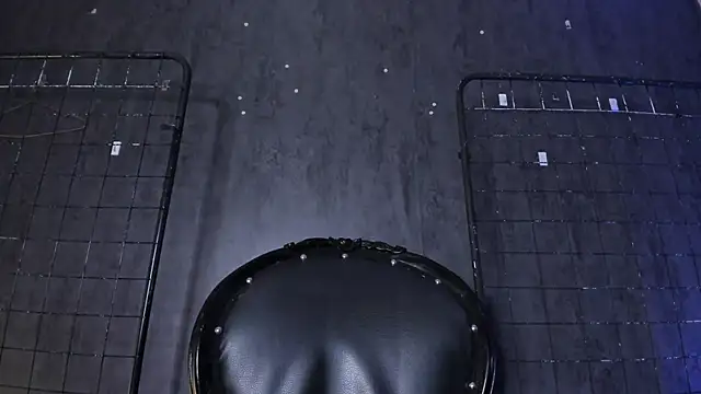 Snapshot of Carolina_Arias chatting on December 4, 2025, 8:08 pm Carolina Arias online show from December 4, 2025, 8:08 pm