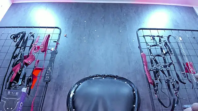 Snapshot of Carolina_Arias chatting on December 15, 2025, 7:31 pm Carolina Arias online show from December 15, 2025, 7:31 pm