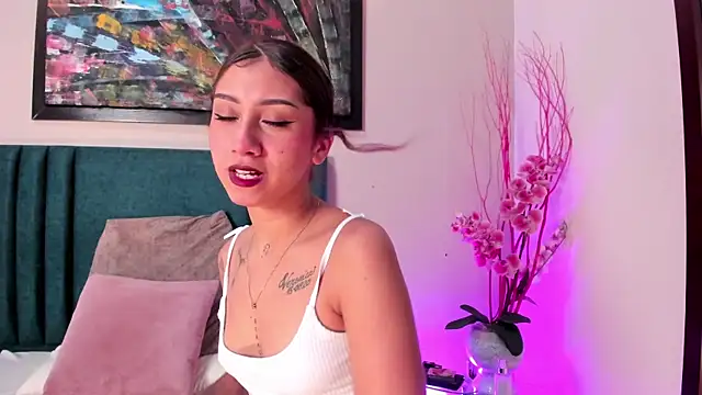 Snapshot of MelissaFoxx chatting on November 25, 2025, 12:44 am MelissaFoxx online show from November 25, 2025, 12:44 am