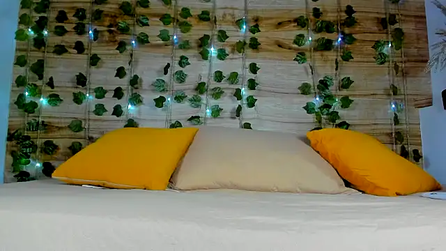 Snapshot of Chloe_lauren chatting on January 6, 2025, 11:19 pm Chloe lauren online show from January 6, 2025, 11:19 pm