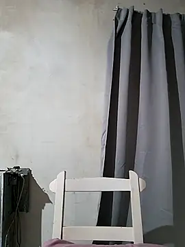 Snapshot of Paulitta- chatting on May 24, 2026, 10:15 am Paulitta- online show from May 24, 2026, 10:15 am