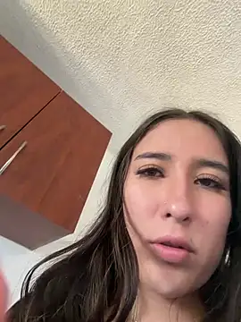 Snapshot of _Luuna chatting on July 28, 2026, 8:52 pm Luuna online show from July 28, 2026, 8:52 pm