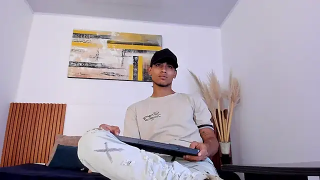 Snapshot of zander_2120 chatting on October 3, 2025, 1:12 pm zander 2120 online show from October 3, 2025, 1:12 pm