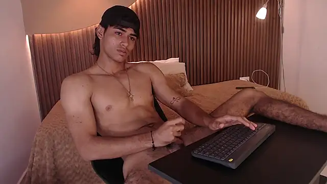 Snapshot of zander_2120 chatting on February 25, 2025, 4:35 pm zander 2120 online show from February 25, 2025, 4:35 pm