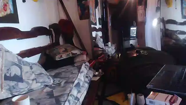 laye19 online show from November 30, 2025, 10:21 pm