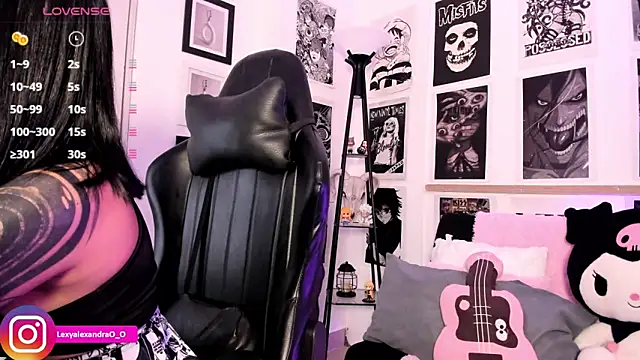 Snapshot of Lexyjoycce chatting on November 25, 2025, 10:32 pm Lexyjoycce online show from November 25, 2025, 10:32 pm