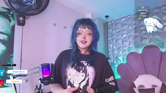 toky doll online show from September 19, 2025, 7:18 pm