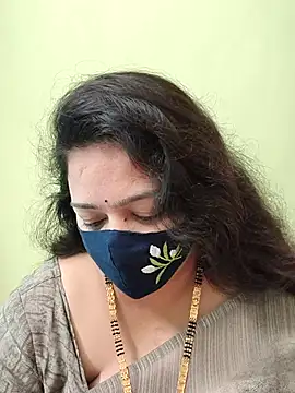 neelu-hoty online show from May 11, 2026, 8:59 am