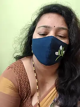 neelu-hoty online show from April 28, 2026, 8:41 am
