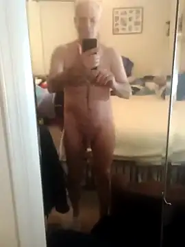 Hand69someguy online show from November 13, 2025, 10:24 pm