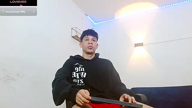 Snapshot of jeff_ross chatting on October 31, 2025, 12:02 pm jeff ross online show from October 31, 2025, 12:02 pm