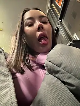 Snapshot of Asian_Asami chatting on December 18, 2025, 2:54 pm Asian Asami online show from December 18, 2025, 2:54 pm