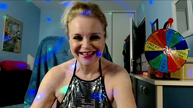 sexyjennyeu online show from October 10, 2025, 7:47 pm