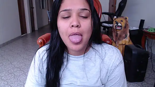 Snapshot of VenussTits97 chatting on June 28, 2026, 9:54 pm VenussTits97 online show from June 28, 2026, 9:54 pm