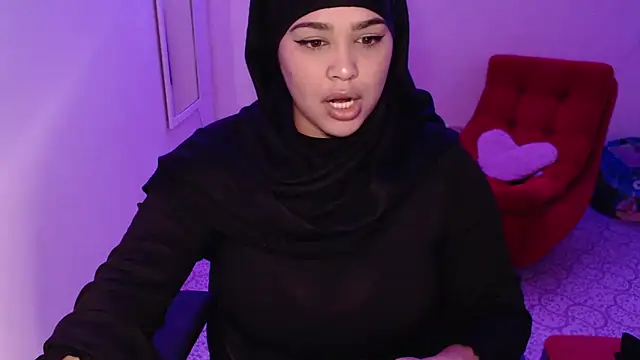 Snapshot of VenussTits97 chatting on November 21, 2025, 5:45 pm VenussTits97 online show from November 21, 2025, 5:45 pm