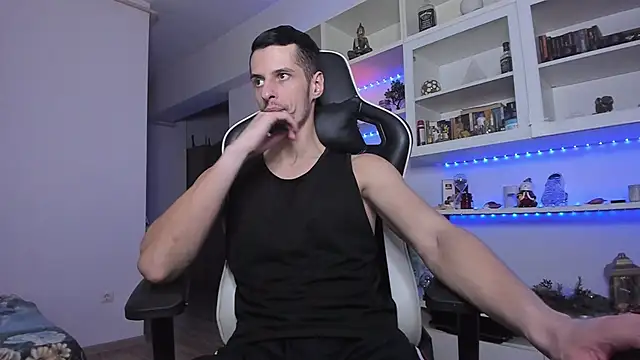 Snapshot of ToddClaytonn chatting on January 13, 2025, 2:07 am ToddClaytonn online show from January 13, 2025, 2:07 am