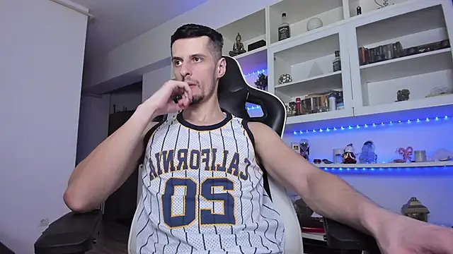 Snapshot of ToddClaytonn chatting on February 8, 2025, 11:13 pm ToddClaytonn online show from February 8, 2025, 11:13 pm