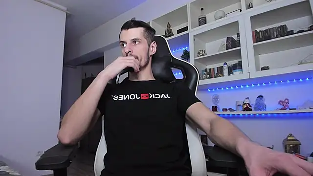 Snapshot of ToddClaytonn chatting on February 25, 2025, 7:09 am ToddClaytonn online show from February 25, 2025, 7:09 am