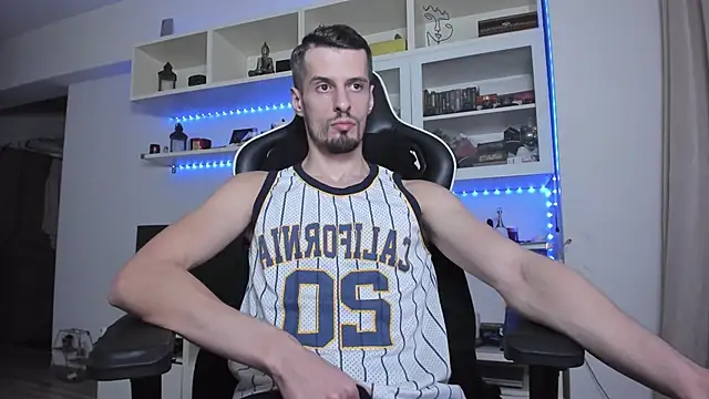 Snapshot of ToddClaytonn chatting on November 17, 2025, 6:39 am ToddClaytonn online show from November 17, 2025, 6:39 am