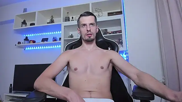 Snapshot of ToddClaytonn chatting on October 1, 2025, 6:18 am ToddClaytonn online show from October 1, 2025, 6:18 am