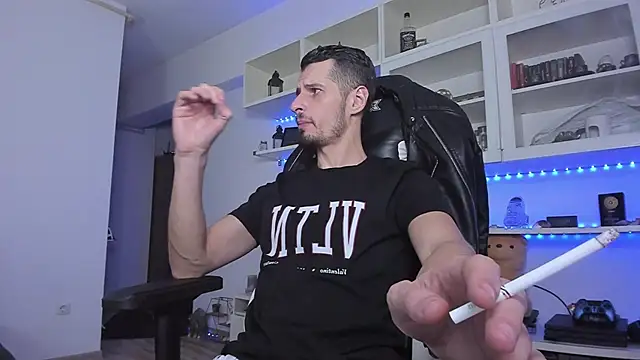 Snapshot of ToddClaytonn chatting on December 3, 2024, 7:28 pm ToddClaytonn online show from December 3, 2024, 7:28 pm