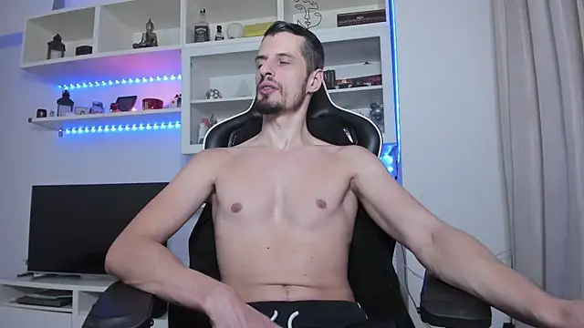 Snapshot of ToddClaytonn chatting on September 19, 2025, 10:14 pm ToddClaytonn online show from September 19, 2025, 10:14 pm