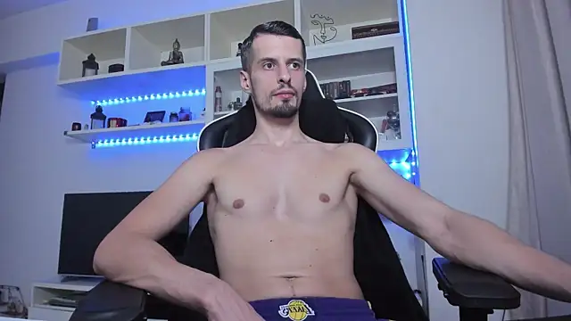 Snapshot of ToddClaytonn chatting on October 6, 2025, 8:20 pm ToddClaytonn online show from October 6, 2025, 8:20 pm