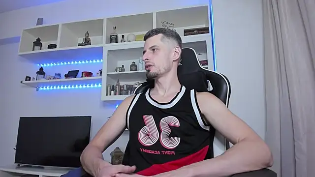 Snapshot of ToddClaytonn chatting on September 25, 2025, 5:24 am ToddClaytonn online show from September 25, 2025, 5:24 am