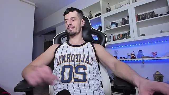 Snapshot of ToddClaytonn chatting on February 14, 2025, 12:30 am ToddClaytonn online show from February 14, 2025, 12:30 am