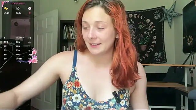 Snapshot of Aria_Fields chatting on June 1, 2026, 6:07 pm Aria Fields online show from June 1, 2026, 6:07 pm