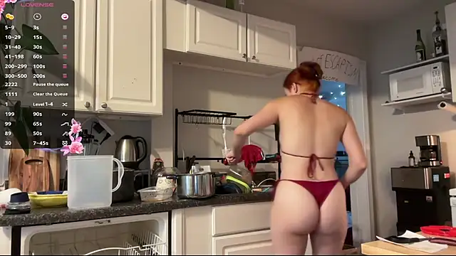 Snapshot of Aria_Fields chatting on September 30, 2025, 3:40 pm Aria Fields online show from September 30, 2025, 3:40 pm