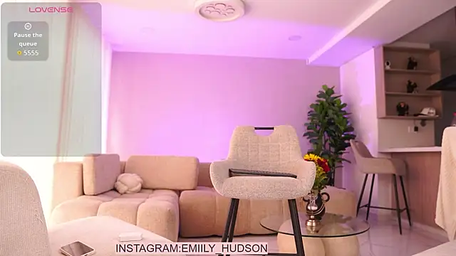 Snapshot of emily_huddson_ chatting on May 17, 2026, 7:14 pm emily huddson online show from May 17, 2026, 7:14 pm