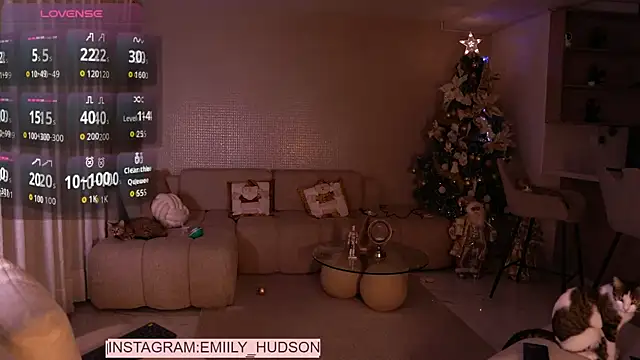 Snapshot of emily_huddson_ chatting on December 18, 2025, 1:00 am emily huddson online show from December 18, 2025, 1:00 am