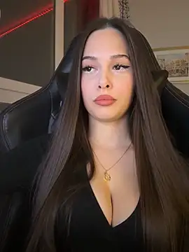 Snapshot of EricaWalls chatting on February 7, 2026, 10:29 pm EricaWalls online show from February 7, 2026, 10:29 pm