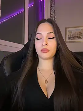 Snapshot of EricaWalls chatting on January 14, 2026, 5:27 pm EricaWalls online show from January 14, 2026, 5:27 pm