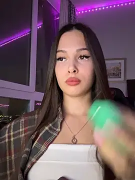 Snapshot of EricaWalls chatting on December 15, 2025, 3:51 pm EricaWalls online show from December 15, 2025, 3:51 pm